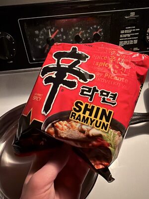 Nongshim Ramen Noodles, Gourmet Instant Ramen, Premium Microwavable Noodle Soup, Spicy Shin, Family Pack, 4.23 Ounce (Pack of 20)